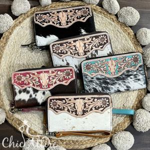 Portefeuille élégant et tendance en cuir de vachette véritable, fait main, avec motif de taureau gravé, porte-cartes et porte-billets multiples pour femmes - Product Image 1