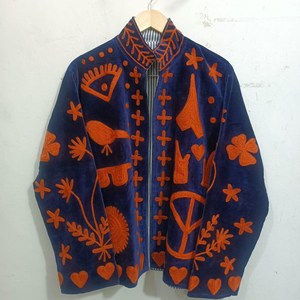 Veste Suzani en velours bleu brodée à la main, un incontournable de la mode indienne, cadeau d'Halloween pour elle, vêtement d'extérieur bohème - Product Image 3