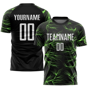 Vente en gros directe OMMIZ INDUSTRY, maillot de football personnalisé en sublimation or noir-rouge - Product Image 6