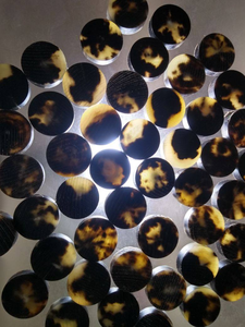 Boutons en agate et corne de buffle naturels de qualité supérieure, faits à la main, écologiques, style animal sculpté - Product Image 5