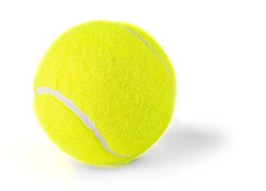 Pelota de Tenis con Superficie de Fieltro Amarillo y Costura Blanca Aislada sobre Fondo Blanco - Product Image 3