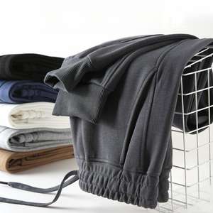 กางเกงลำลองผู้ชายทรงตรงเอวกลาง ดีไซน์พิเศษ เนื้อผ้าคอตตอน 100% ระบายอากาศได้ดี ป้องกันรอยยับ เป็นมิตรต่อสิ่งแวดล้อม - Product Image 4