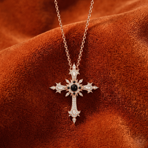 Pendentif Croix Gothique Moissanite Or Rose Sertie de Pierres, Collier Hip Hop Personnalisé, Bijou de Luxe Tendance pour Hommes et Femmes, Livré en Coffret Cadeau - Product Image 1