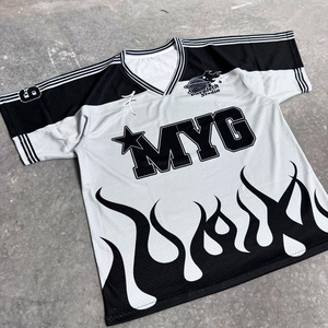 Camiseta Corta Deportiva con Estampado Gráfico Verde y Texto Estético para Mujer, Estilo Coreano - Product Image 5