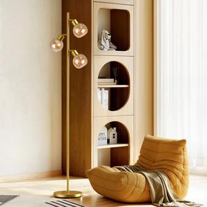 Elegante Lámpara de Pie con Acabado en Latón y Pantalla de Tambor para Decoración de Vestíbulo de Hotel - Product Image 5