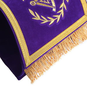 Manguitos de Primera Calidad Grand Master – Terciopelo Morado con Flecos Dorados, Accesorios Masónicos con Diseño Bordado - Product Image 4