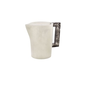 Pichet à eau pour la maison, l'hôtel et les fêtes, avec logo, effet marbre et motif tourbillon aquatique, fait main - Product Image 1