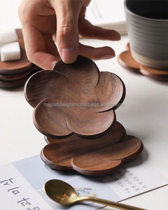 Assiette de chargeur en bois épaisse fabriquée à la main offrant une stabilité supplémentaire pour les assiettes à dîner lourdes et la configuration élégante de la table - Product Image 4