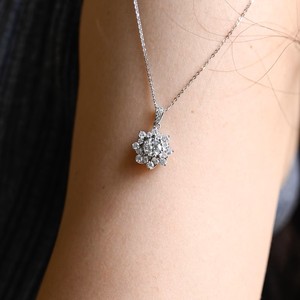 Collar con Colgante de Zirconia en Forma de Flor, Chapado en Rodio, Conjunto de Joyería para Mujer, Estilo Romántico para Boda - Product Image 3