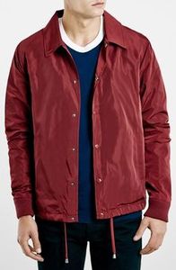 แจ็คเก็ตบอมเบอร์ผ้าฝ้ายน้ำหนักเบาแบบสั่งทำ OEM สำหรับผู้ชาย เสื้อคลุมลำลองติดกระดุมแป๊กและชายเสื้อปรับได้ - Product Image 2