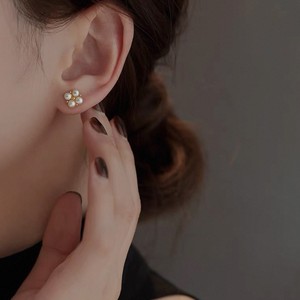 Pendientes de Perlas de Agua Dulce Naturales de 3-4 mm, Perfectamente Aurora de Zhuji, Impecables, de Alto Brillo, Pequeños y Frescos, Plata S925, Moda - Product Image 1