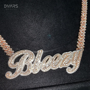 Colgante Personalizado de Plata de Ley 925 con Letra Inicial VVS Moissanite, Colgante de Lujo Certificado con Incrustaciones Completas de Dos Tonos Estilo Hip Hop - Product Image 1