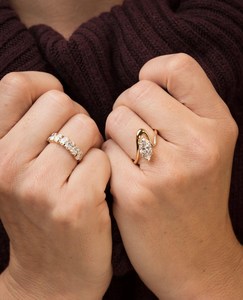 แหวนหมั้นเพชรเม็ดเดี่ยวทรงมาร์คีส์ 1.5 กะรัต ชุบทองคำ 18K ได้รับการรับรอง พร้อมวงแหวนโค้งลายคลื่น ประดับเพชรเลี้ยงในห้องปฏิบัติการ เหมาะสำหรับสวมใส่ทุกวัน - Product Image 4