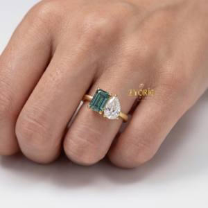 Bague de fiançailles moderne en or massif 14 carats avec diamant de laboratoire taille émeraude et poire de 3,12 carats, clarté VVS, design Toi et Moi, bijoux pour femme - Product Image 5