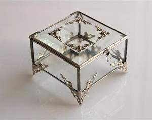 Boîte à bijoux de luxe en vitrail papillon avec cadre métallique, perles suspendues, personnalisable, rangement pour bibelots en verre, cadeau, décoration intérieure - Product Image 4