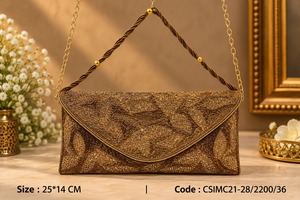 Bolso de mano tipo sobre con cuentas doradas y correa de cadena de perlas para fiesta de noche, elegante bolso de mano bordado con cuentas doradas para la noche. - Product Image 3