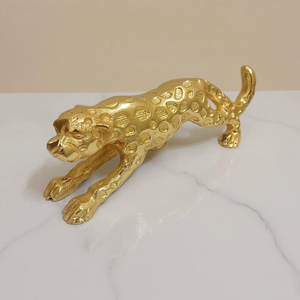 Handgefertigte Messing-Leopardenfigur Geparden-Tierskulptur Gefleckte Wildkatzen-Statue Elegante Tischdekoration für Zuhause und Büro - Product Image 4