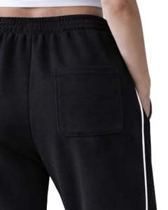 กางเกงวอร์มขายาวสีดำสนิทสำหรับผู้หญิง ทรงขากว้าง ผ้าฟลีซ แต่งแถบข้างเอว ยางยืดพร้อมเชือกผูกเอว สวมใส่สบายทรงหลวม กางเกงจ็อกเกอร์ลำลอง ชุดลำลอง - Product Image 4