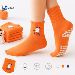 Calcetines de Tobillo JZVINA Personalizados con Bordado de Fantasma de Halloween, Antideslizantes con Agarre de Silicona para Yoga, Pilates y Estudio, para Adultos, Otoño - Product Image 4