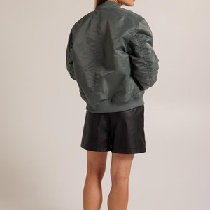 Chaquetas bomber modernas con cremallera para mujer, para el estilo de vida diario y uso casual, estilo urbano a la moda, chaqueta bomber para mujer. - Product Image 2