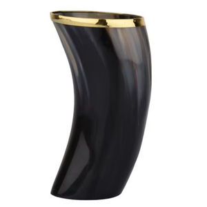 Verres à médoïde en corne naturelle de la série Warlord Hall, verre fini à la main à motifs uniques avec bordure en laiton, inspirés de la culture de l'Âge Noir - Product Image 1