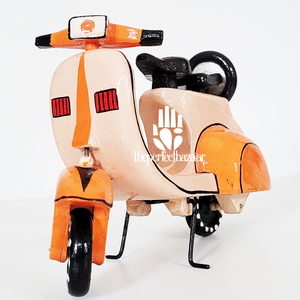 Trottinette en bois multicolore (modèle WoodenScooter) Décoration d'intérieur par Theperfectbazaar India - Product Image 3