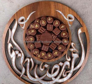 Bandeja redonda para servir chocolate con incrustaciones de mopa de madera de acacia Bandeja para servir postres de madreperla de Artisan Craft - Product Image 6