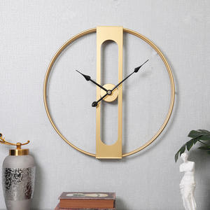 Fabriquée en métal durable, cette horloge murale métallique promet des années d'utilisation fiable sans perdre son charme. - Product Image 6