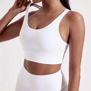 Soutien-gorge de sport personnalisé pour femmes, à fort impact, avec empiècements en maille, dos nageur, fermeture à crochets, séchage rapide, idéal pour la gym et l'entraînement - Product Image 2