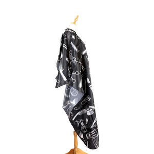 Cape de coiffure professionnelle en polyester imprimé, résistante à l'eau, pour salon de coiffure, avec fermeture ajustable au cou et bouton à crochet - Product Image 4