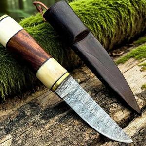 Cuchillo Vikingo Tradicional Forjado a Mano con Hoja de Acero de Alto Carbono, Cuchillo Medieval Bir/a con Mango de Madera de Palisandro y Funda - Product Image 1