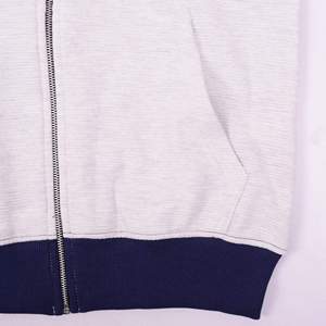 เสื้อฮู้ดซิปผู้ชายสำหรับฤดูหนาว ผ้าฝ้ายฟลีซ 100% แต่งแถบตัดสี ซิปด้านหน้า แฟชั่นลำลอง MOQ ต่ำ ผู้ผลิตแฟชั่น - Product Image 3
