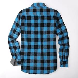 Chemise boutonnée à carreaux classique pour homme, en coton doux et chaud, chemise à carreaux décontractée avec deux poches, col ouvert, poignets ajustables - Product Image 3