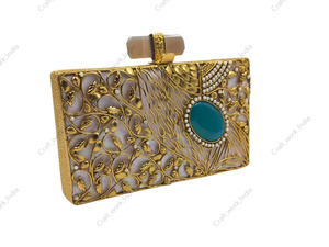 Pochette indienne artisanale en nacre avec centre en agate verte et filigrane en laiton – Sac de soirée de luxe pour mariage - Product Image 2