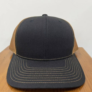 หมวกแก๊ปทรงทรัคเกอร์สีดำล้วน ปักลาย 2 มิติ/3 มิติ แบบกำหนดเอง หมวกแก๊ปทรงทรัคเกอร์ปักโลโก้ตามสั่ง 6 แผง โค้งมน ผลิตในเวียดนาม - Product Image 1