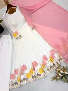 Nouvelle collection de robes et dupattas pour femmes, en faux georgette avec broderies, entièrement cousues et prêtes à porter. - Product Image 2