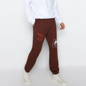 Pantalon de jogging pour homme marron, imprimé 'New York Gang', style Hip Hop, coupe droite, tissé foncé, taille élastique, décontracté, coupe ample, poids moyen, automne - Product Image 3