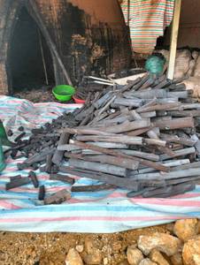 Charbon de bois dur vietnamien de haute qualité KAW, combustible naturel pour barbecue de restaurant, 7000-8000 Kcal/kg, haute teneur en carbone fixe - Product Image 5