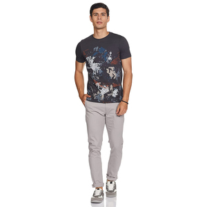 เสื้อยืดซับลิเมชั่นคุณภาพสูง ผลิตจากโพลีเอสเตอร์ 100% พร้อมดีไซน์ตามสั่งและรองรับการพิมพ์แบบ OEM เหมาะสำหรับกีฬา - Product Image 4