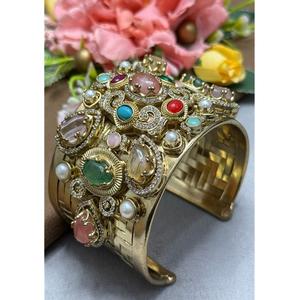 Bracelet ouvrable en or finition impeccable, qualité supérieure, style Kundan, pour mariage et fiançailles, collection pour occasions spéciales, pour femmes. - Product Image 2