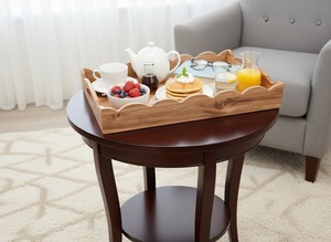 Plateau de service élégant en bois d'acacia festonné avec poignées, plateau décoratif en bois pour le petit-déjeuner, table basse, ottoman, cuisine - Product Image 2