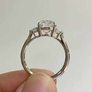 Anillo Unisex con Diamante Cultivado en Laboratorio con Corte Cojín, Chapado en Oro de 9K, Certificado IGI, Joyería de Lujo para Compromiso y Boda - Product Image 3