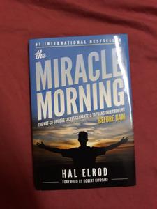 Le matin miracleux de Hal Elrod, livre en édition anglaise de poche, qui change la vie, sur les habitudes qui façonnent notre vie, la définition des objectifs et le succès - Product Image 3