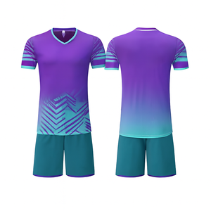 Camiseta de Fútbol para Hombre con Cuello en V, Degradado Púrpura y Verde Azulado, Manga Corta, Poliéster que Absorbe la Humedad, Ropa Deportiva para Todas las Temporadas - Product Image 1