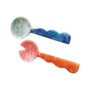 Cuillères à salade en résine, outil de service fait main, avec motif marbré et tourbillon aquatique - Product Image 2