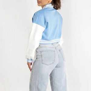 Vestes universitaires courtes pour femmes OEM, manches en cuir personnalisées, broderie chenille, toile de laine imperméable, vestes universitaires courtes pour femmes - Product Image 3