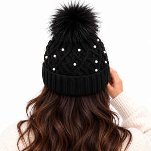 Gorros de Punto con Pompón de Piel Sintética para Mujer, con Logotipo Personalizado de Alta Calidad, Decoración de Perlas, Gorro de Invierno de Moda, Proveedor Mayorista - Product Image 2