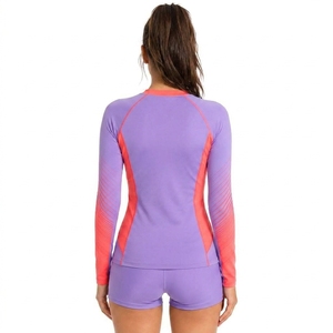Rashguard professionnel pour femme, coupe classique, confortable et léger, pour activités sportives. - Product Image 2