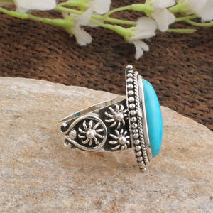 Bague Solitaire Classique Bohème Faite à la Main en Argent Sterling 925 avec Turquoise Taille Brillant Sertie Clos, Certifiée Jaipur, Unisexe - Product Image 4
