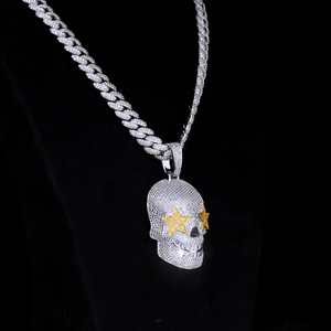 Pendentif Tête de Squelette Moissanite Argentée Effet Glaçon Yeux d'Étoile 34mm, Bijou Hip Hop Tendance pour Hommes et Femmes (Pendentif Seul) - Product Image 1